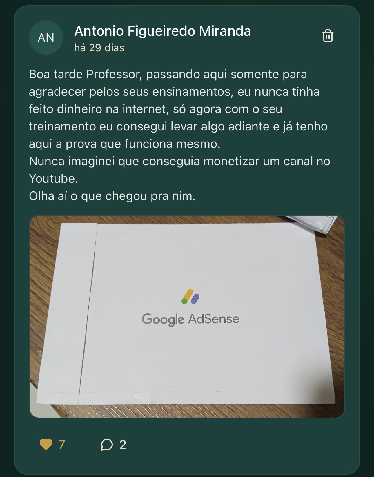 Depoimento de Antonio mostrando a correspondência recebida do Google AdSense